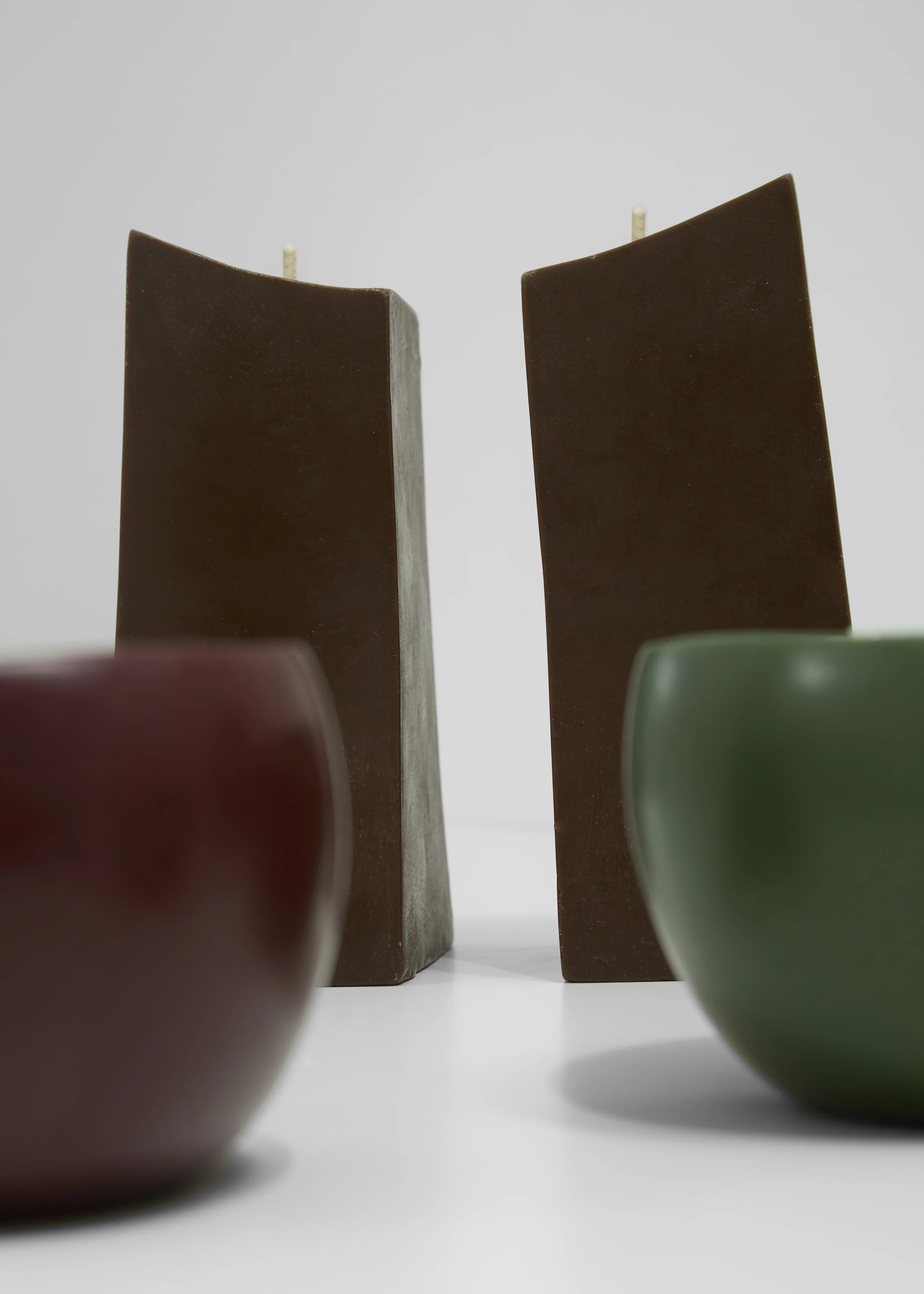 Ann Vincent x The Frankie Shop Sculptural Candle - Burgundy - Image 5