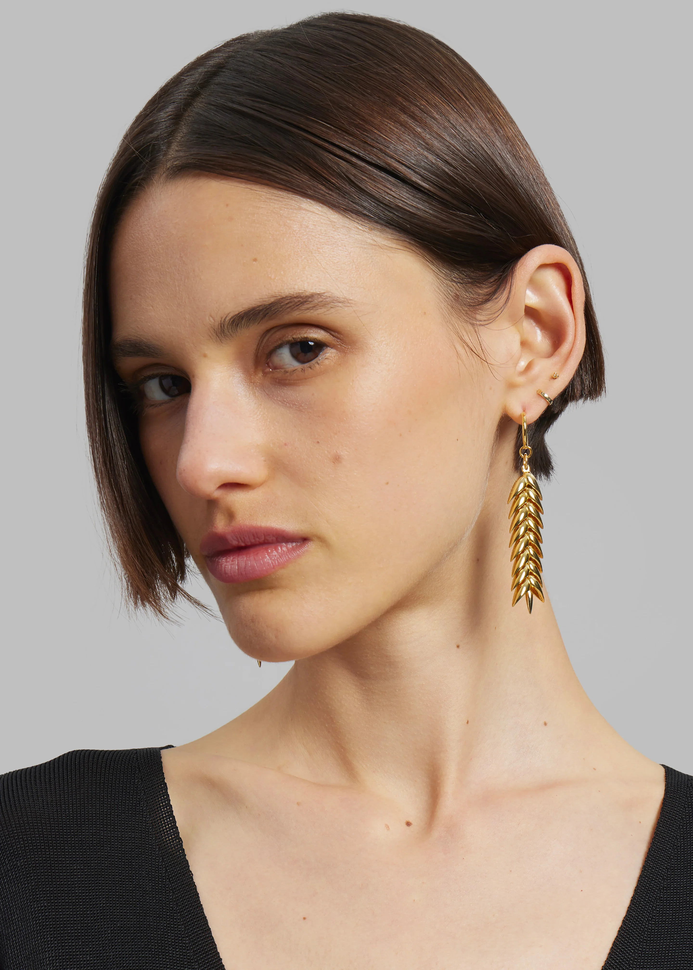 Bevza Spikelet Medium Hoop Earrings - Gold - Image 3