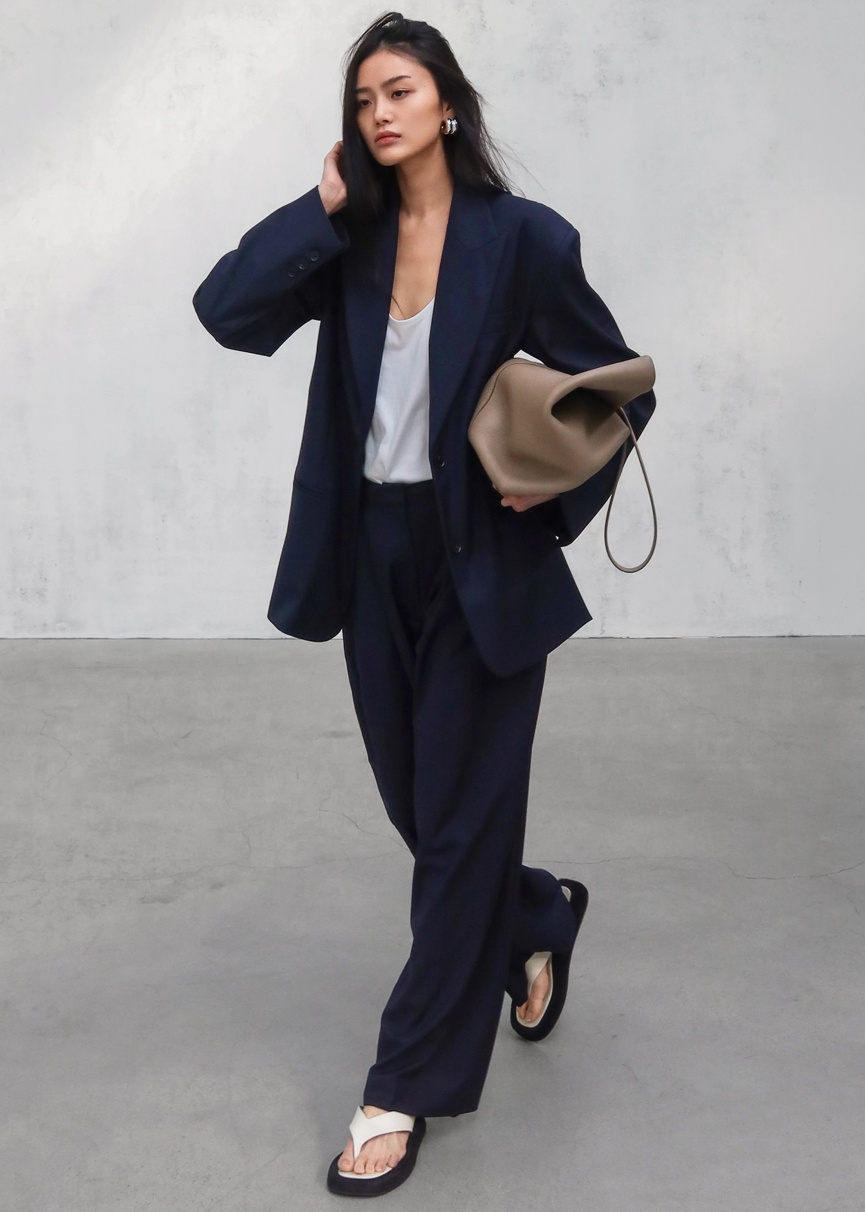 Canmore Pleated Trousers - Navy