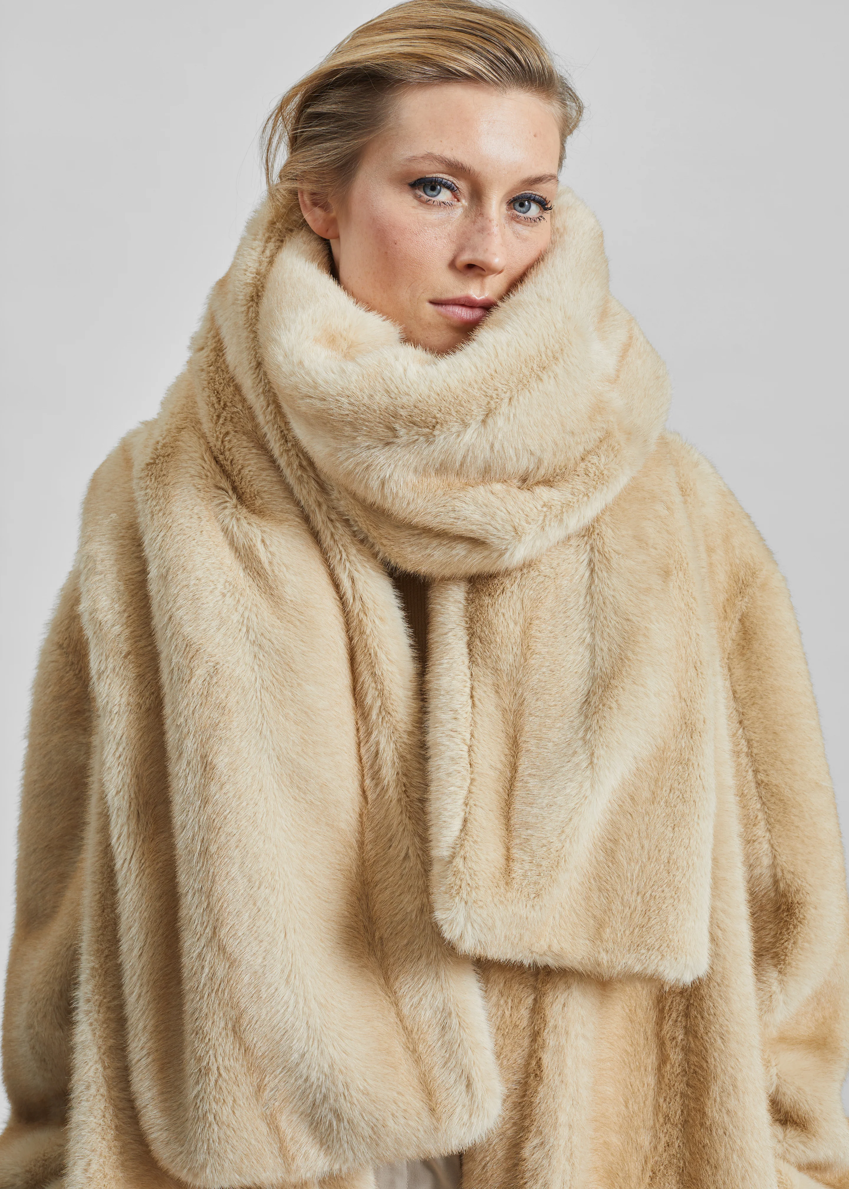 Ciasa Faux Fur Scarf - Beige