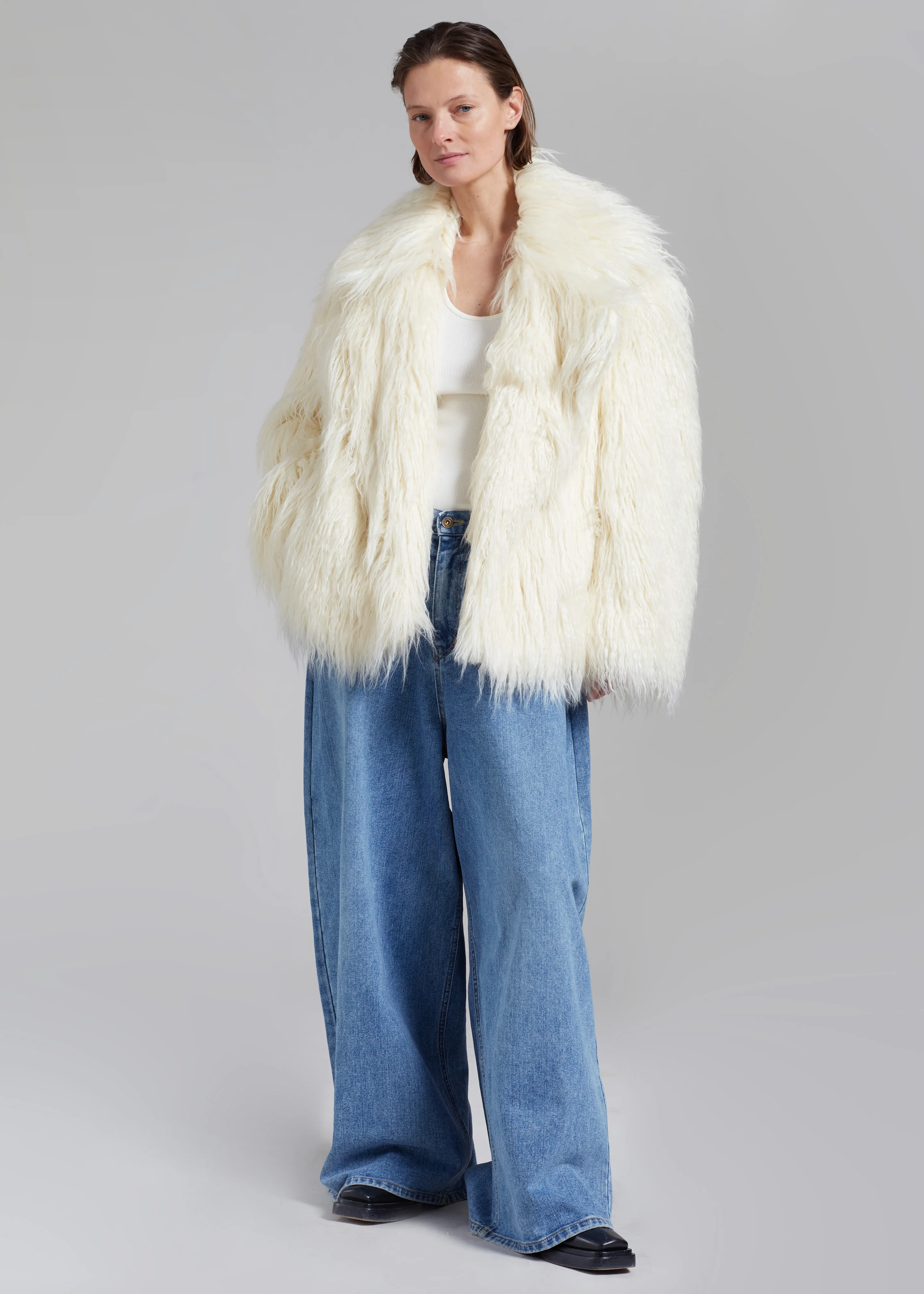 Liza Short Faux Fur Coat - Off White - Image 5