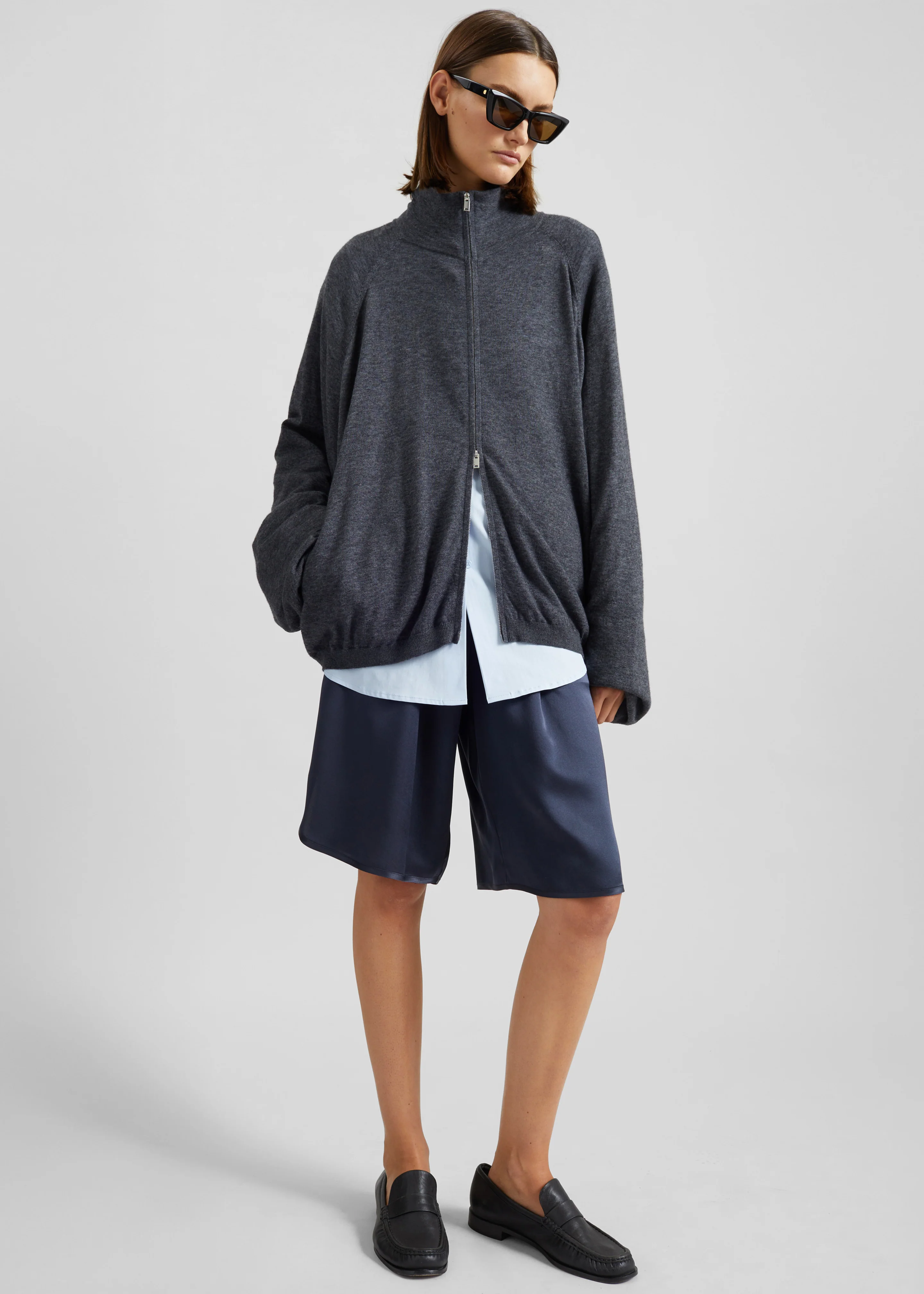 Nelis Silk Bermuda Shorts - Navy - Image 4