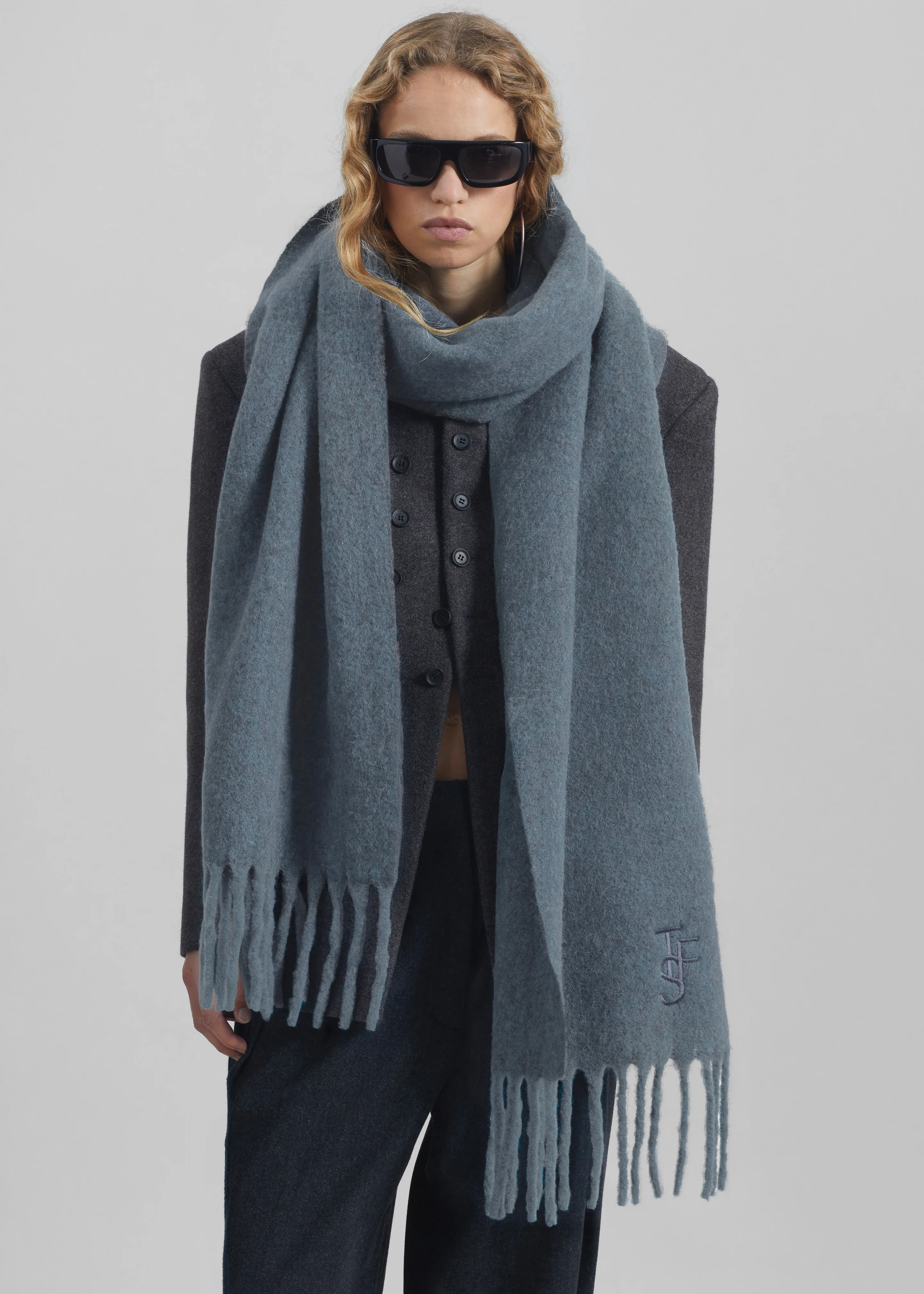 Olari Alpaca Blend Scarf - Dark Grey - Image 3