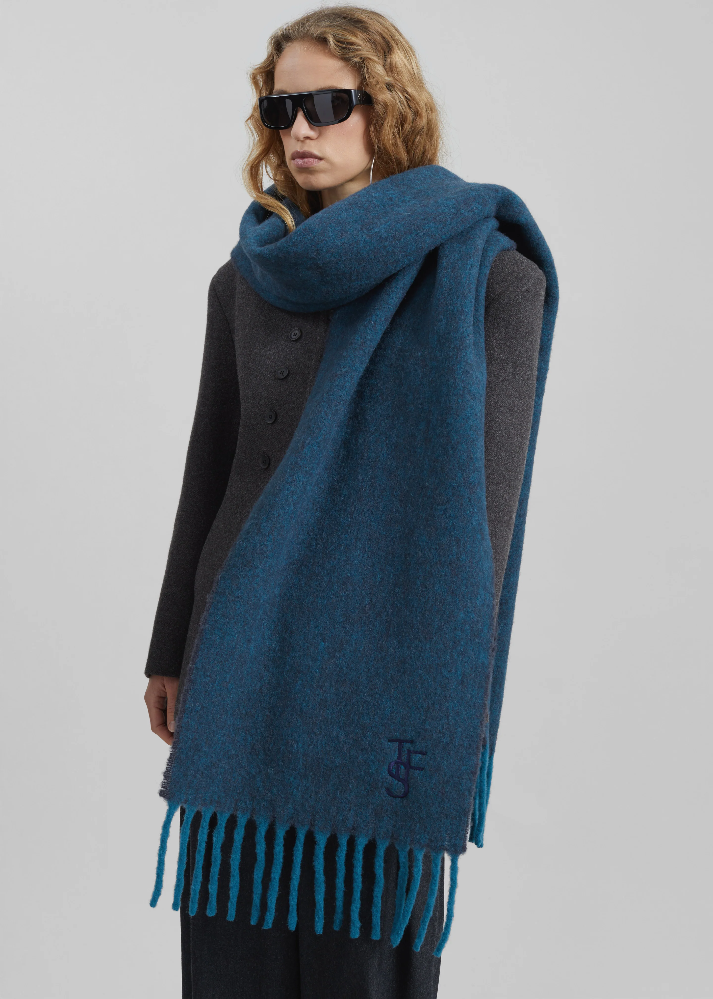 Olari Alpaca Blend Scarf - Navy Melange - Image 2